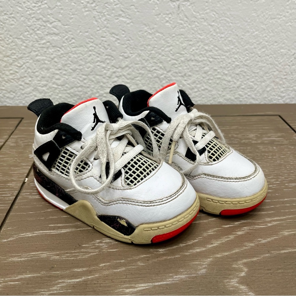 Air Jordan 4